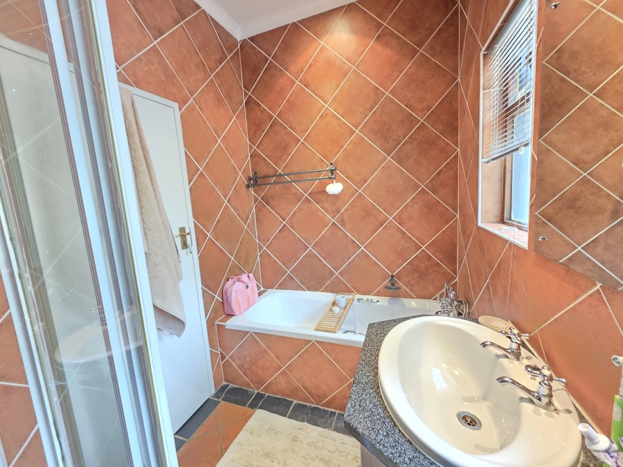 2 Bedroom Property for Sale in Boardwalk Meander Gauteng