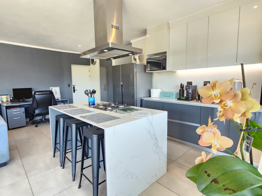 To Let 2 Bedroom Property for Rent in Waterkloof Gauteng