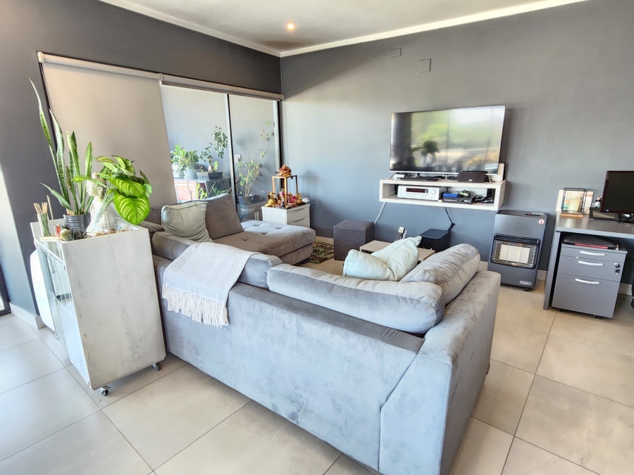 To Let 2 Bedroom Property for Rent in Waterkloof Gauteng