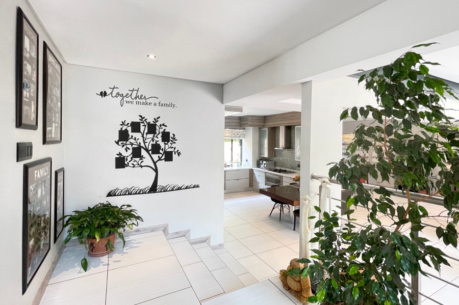 To Let 5 Bedroom Property for Rent in Waterfall Country Village Gauteng