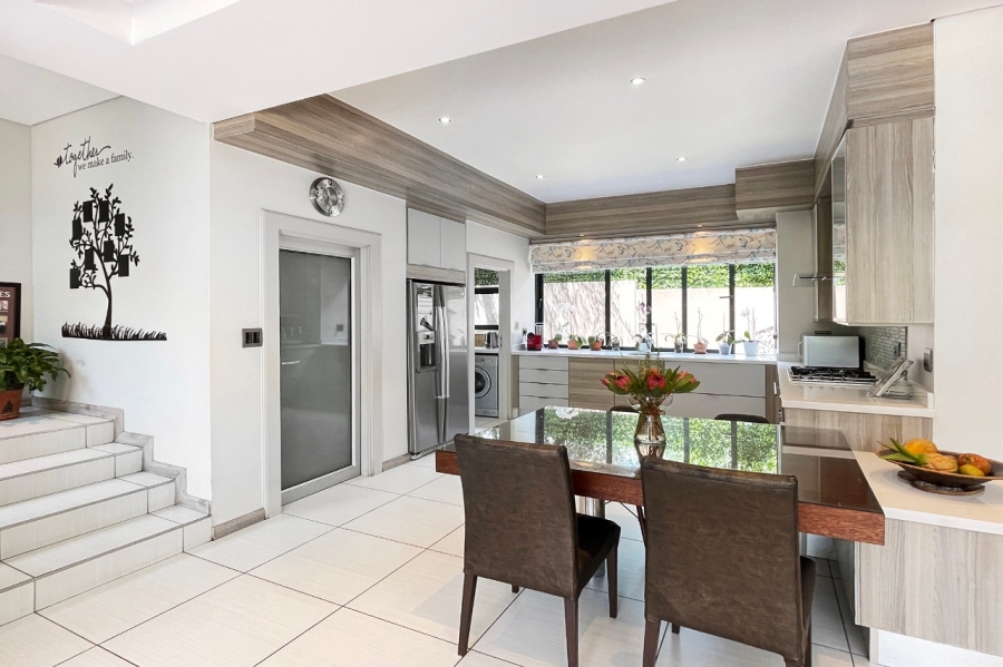 To Let 5 Bedroom Property for Rent in Waterfall Country Village Gauteng