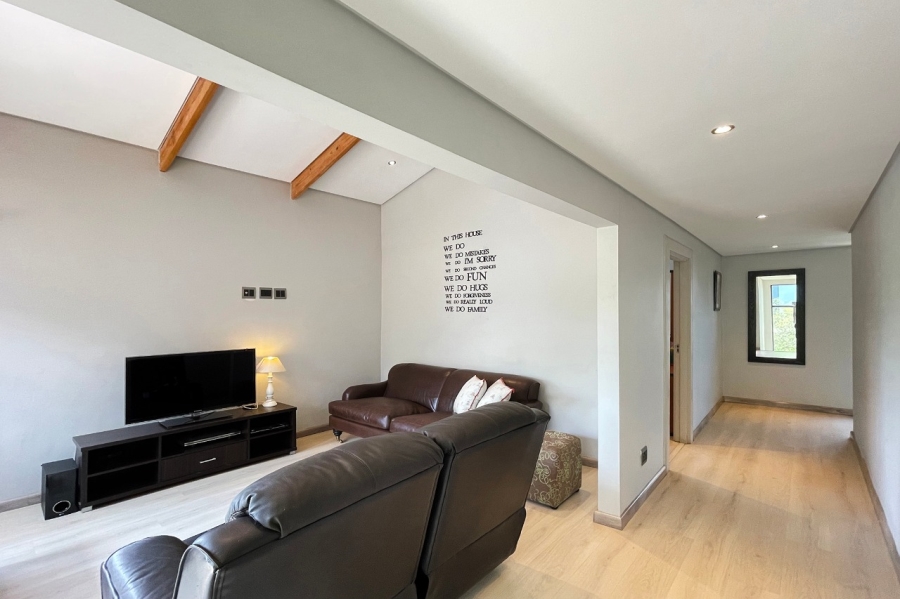 To Let 5 Bedroom Property for Rent in Waterfall Country Village Gauteng