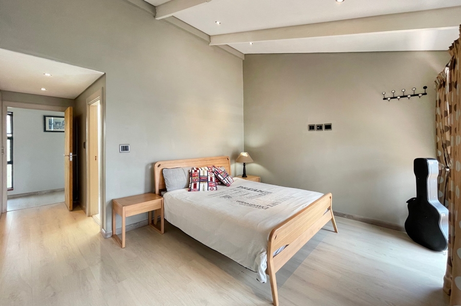 To Let 5 Bedroom Property for Rent in Waterfall Country Village Gauteng