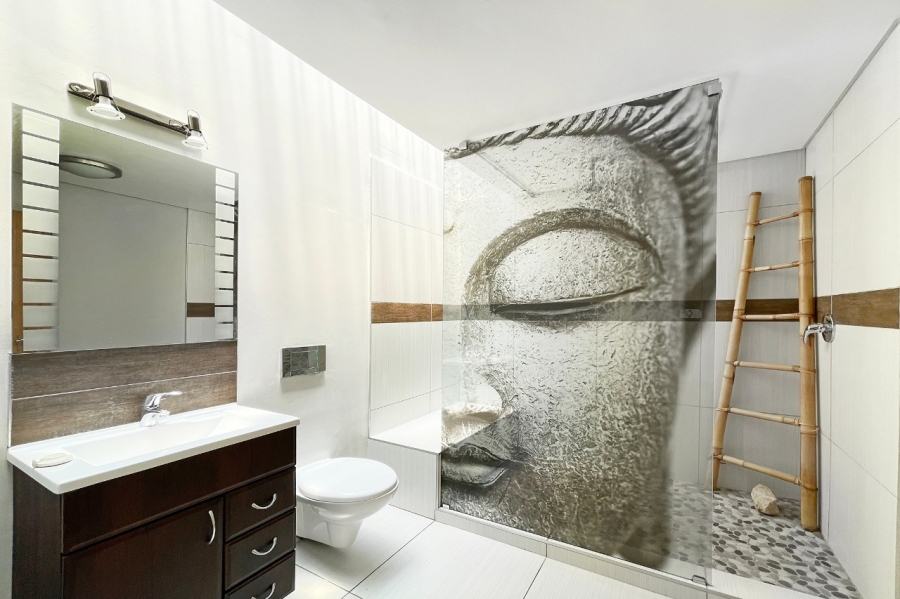 To Let 5 Bedroom Property for Rent in Waterfall Country Village Gauteng