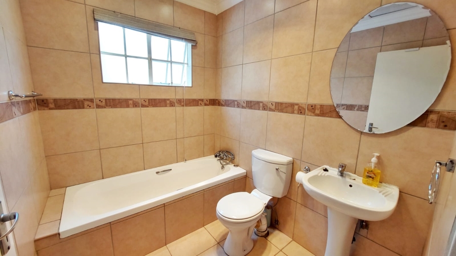 To Let 3 Bedroom Property for Rent in Halfway Gardens Gauteng