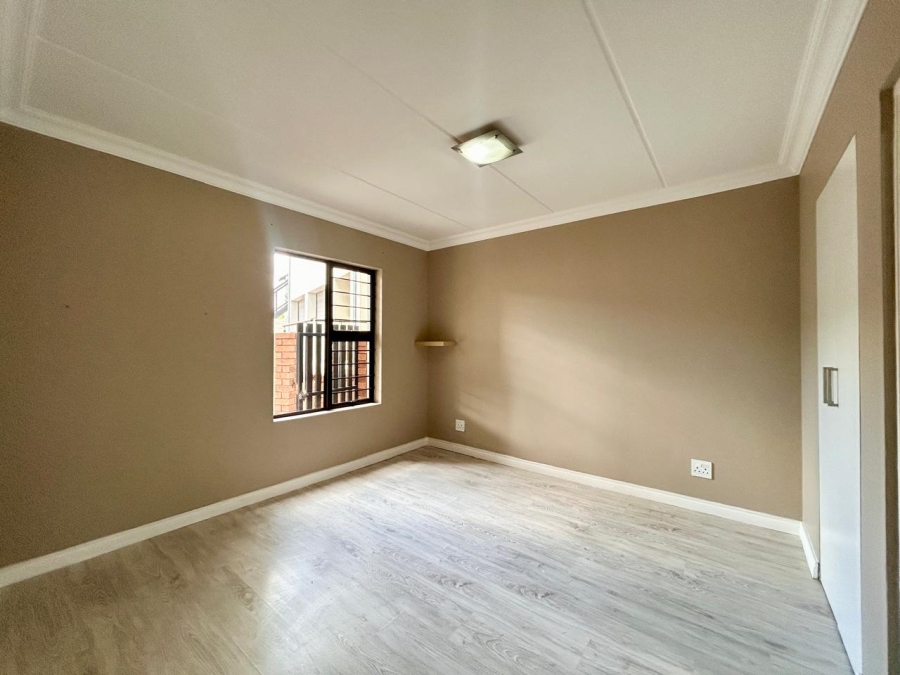 To Let 2 Bedroom Property for Rent in Kyalami Hills Gauteng