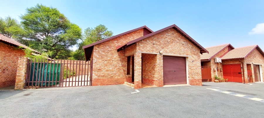To Let 2 Bedroom Property for Rent in Halfway Gardens Gauteng
