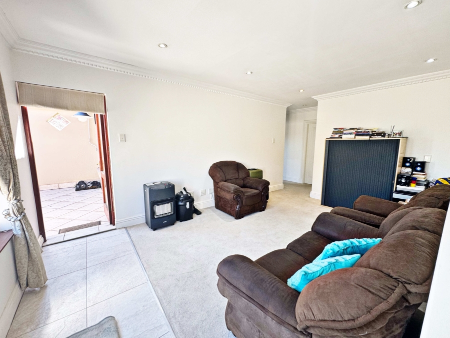 To Let 3 Bedroom Property for Rent in Hyde Park Gauteng