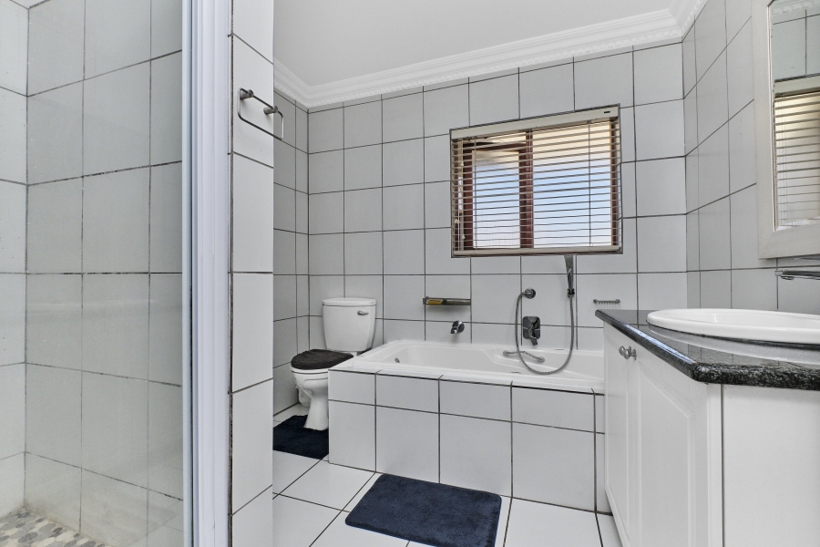 To Let 3 Bedroom Property for Rent in Hyde Park Gauteng