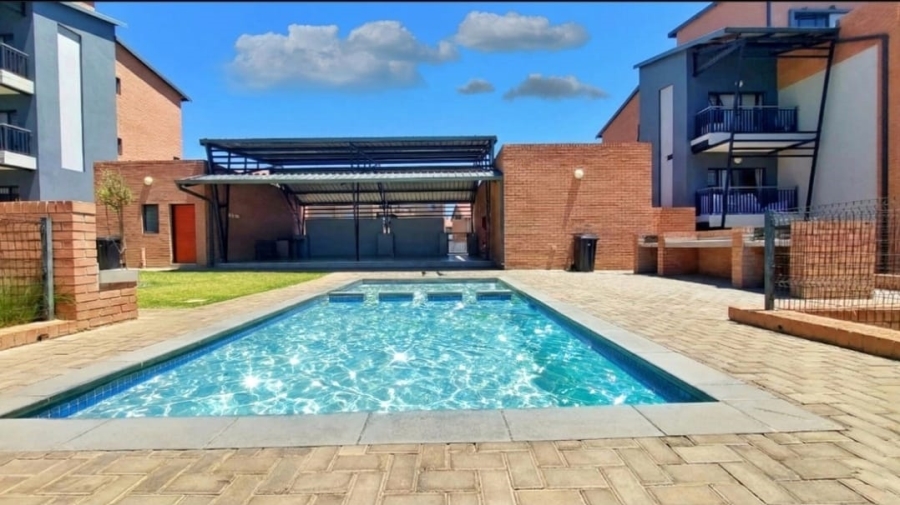 2 Bedroom Property for Sale in Vorna Valley Gauteng