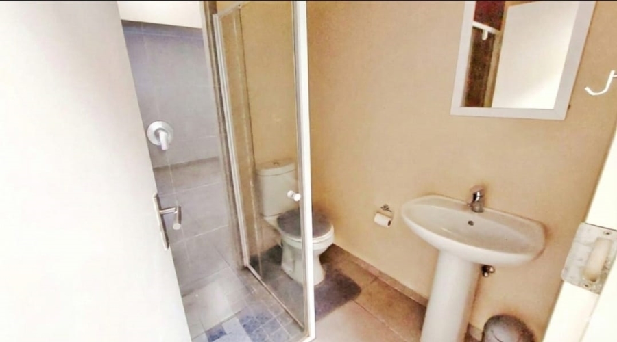 2 Bedroom Property for Sale in Vorna Valley Gauteng