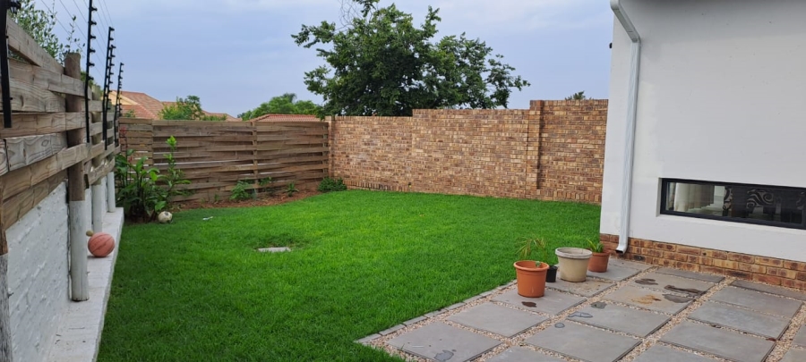 5 Bedroom Property for Sale in Noordhang Gauteng