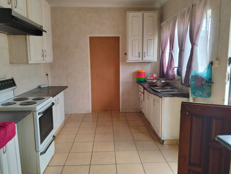3 Bedroom Property for Sale in Linmeyer Gauteng
