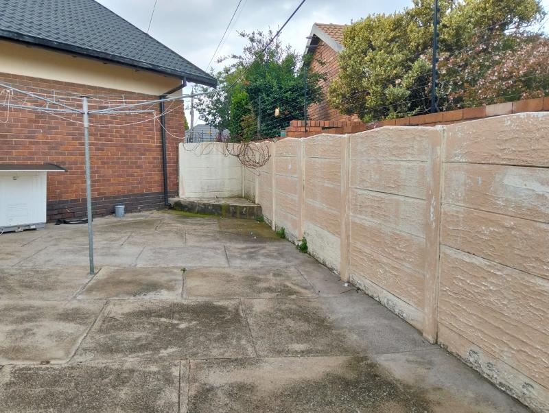 3 Bedroom Property for Sale in Linmeyer Gauteng