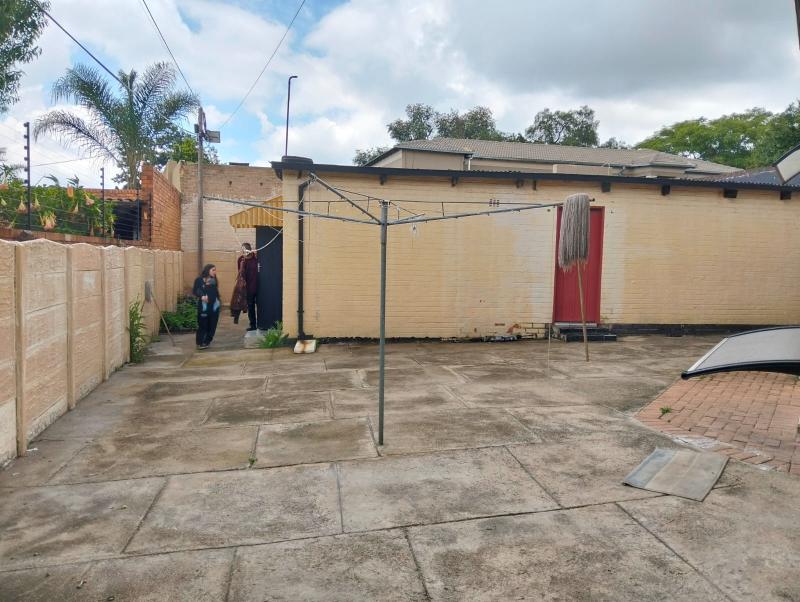 3 Bedroom Property for Sale in Linmeyer Gauteng