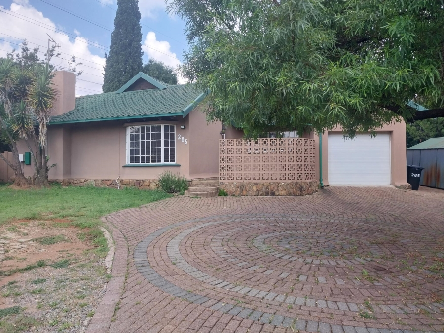 To Let 3 Bedroom Property for Rent in Mondeor Gauteng