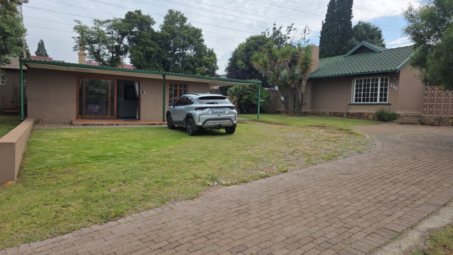 To Let 3 Bedroom Property for Rent in Mondeor Gauteng