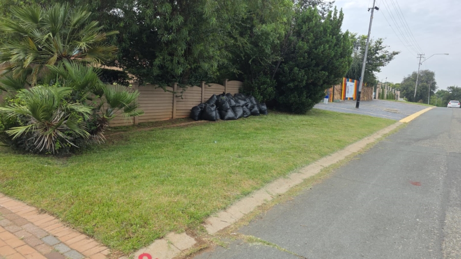 To Let 3 Bedroom Property for Rent in Mondeor Gauteng