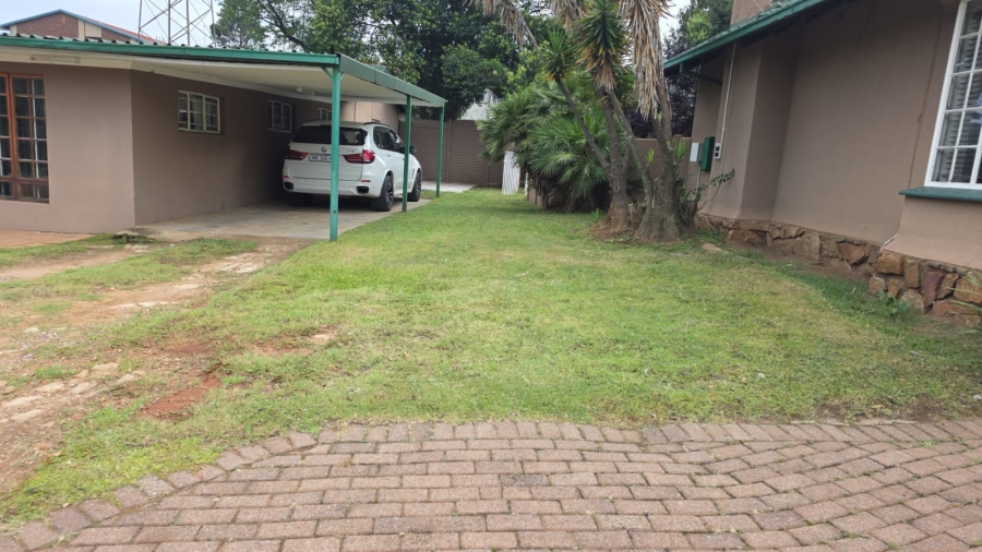 To Let 3 Bedroom Property for Rent in Mondeor Gauteng