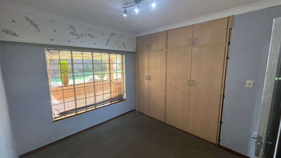 To Let 3 Bedroom Property for Rent in Mondeor Gauteng