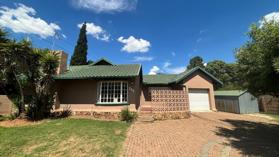 To Let 3 Bedroom Property for Rent in Mondeor Gauteng