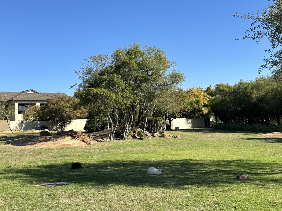 To Let 2 Bedroom Property for Rent in Broadacres Gauteng