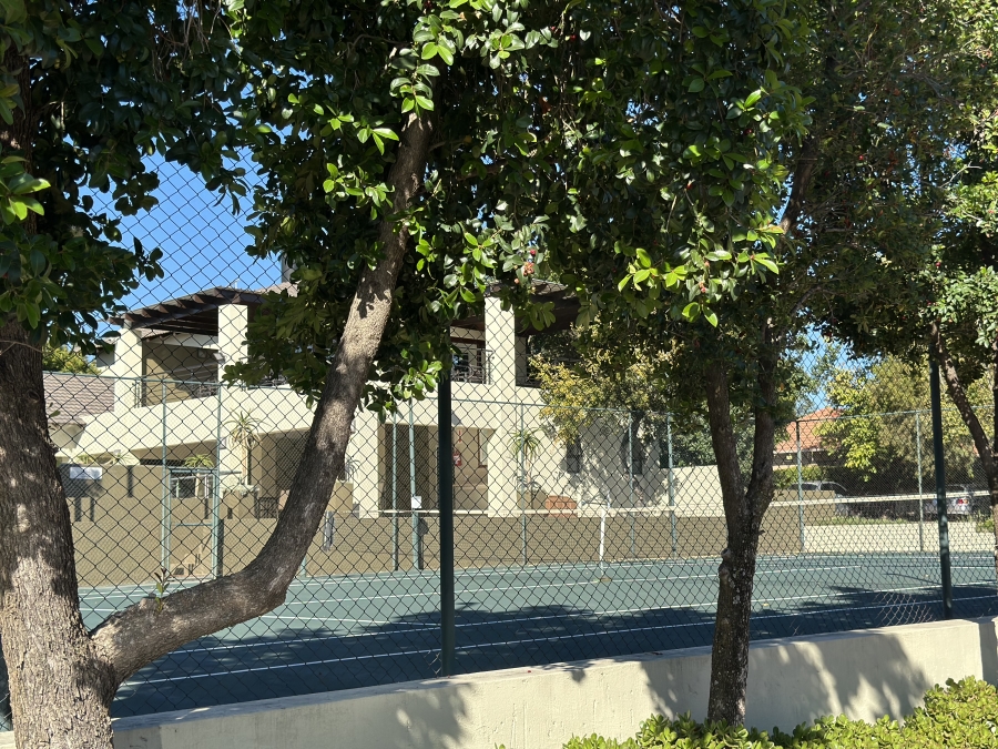 To Let 2 Bedroom Property for Rent in Broadacres Gauteng