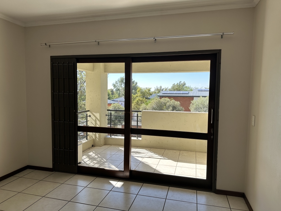 To Let 2 Bedroom Property for Rent in Broadacres Gauteng
