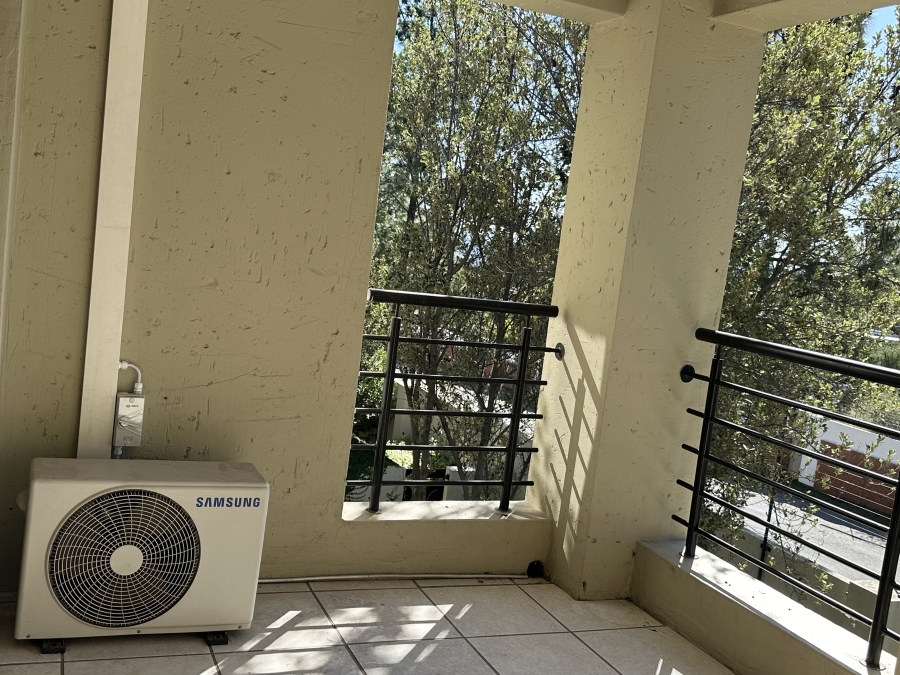To Let 2 Bedroom Property for Rent in Broadacres Gauteng