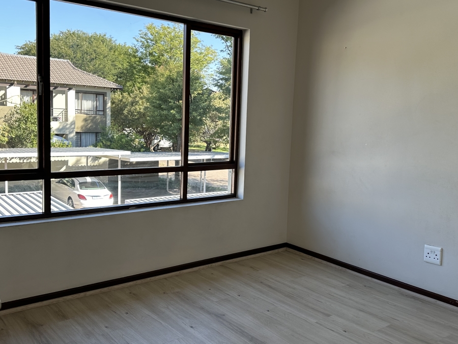 To Let 2 Bedroom Property for Rent in Broadacres Gauteng