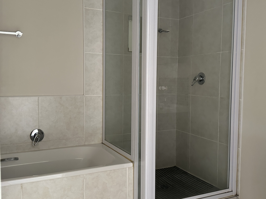 To Let 2 Bedroom Property for Rent in Broadacres Gauteng