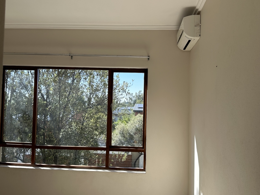 To Let 2 Bedroom Property for Rent in Broadacres Gauteng