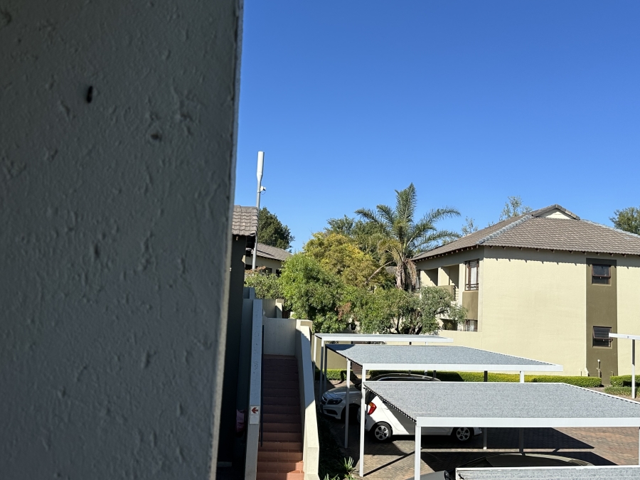 To Let 2 Bedroom Property for Rent in Broadacres Gauteng