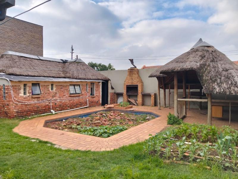 2 Bedroom Property for Sale in Turffontein Gauteng
