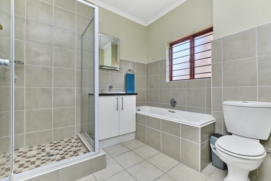 2 Bedroom Property for Sale in Barbeque Downs Gauteng
