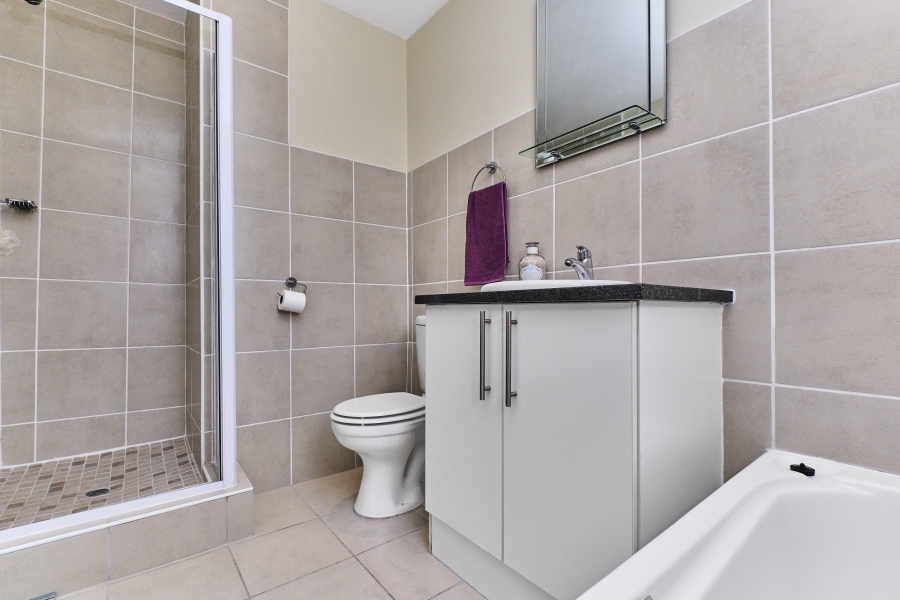 2 Bedroom Property for Sale in Barbeque Downs Gauteng