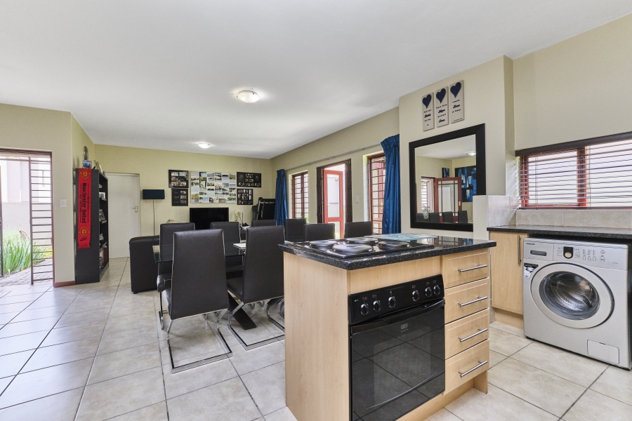 2 Bedroom Property for Sale in Barbeque Downs Gauteng