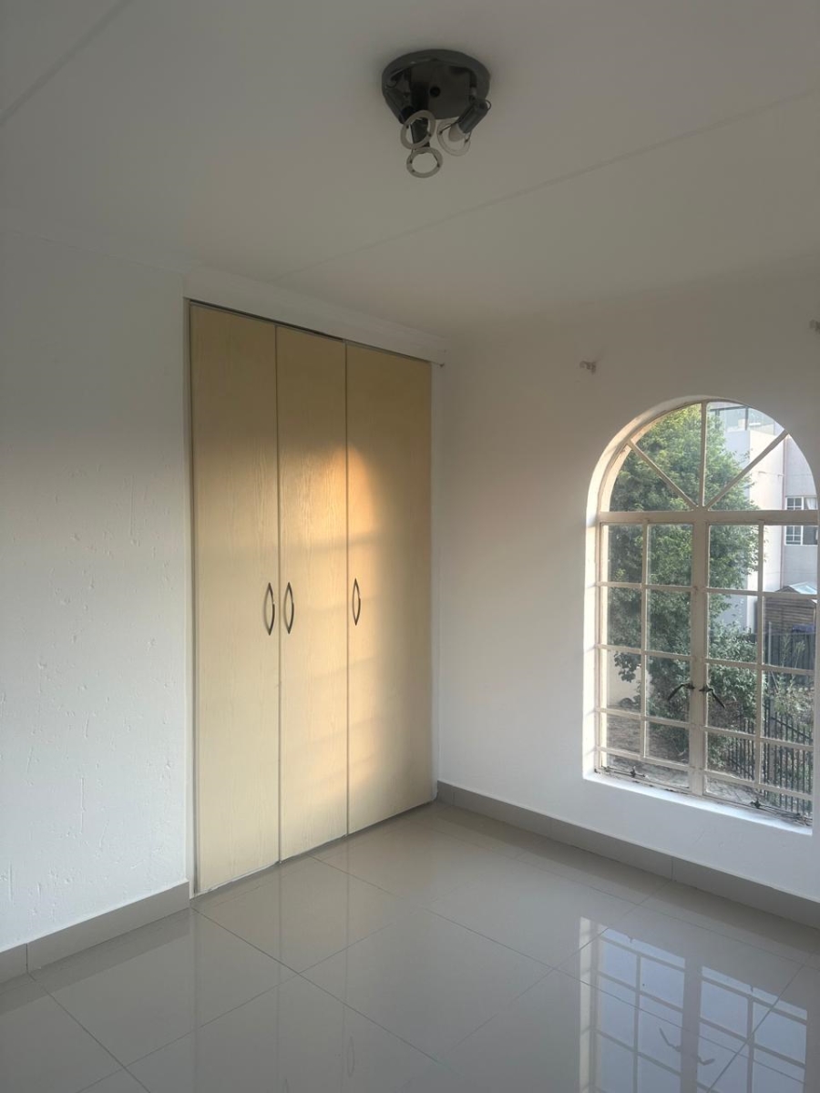 To Let 2 Bedroom Property for Rent in Noordwyk Gauteng