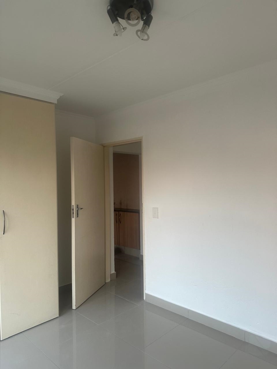 To Let 2 Bedroom Property for Rent in Noordwyk Gauteng