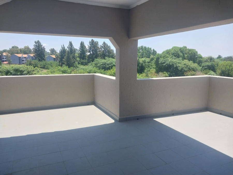 To Let 3 Bedroom Property for Rent in Noordwyk Gauteng