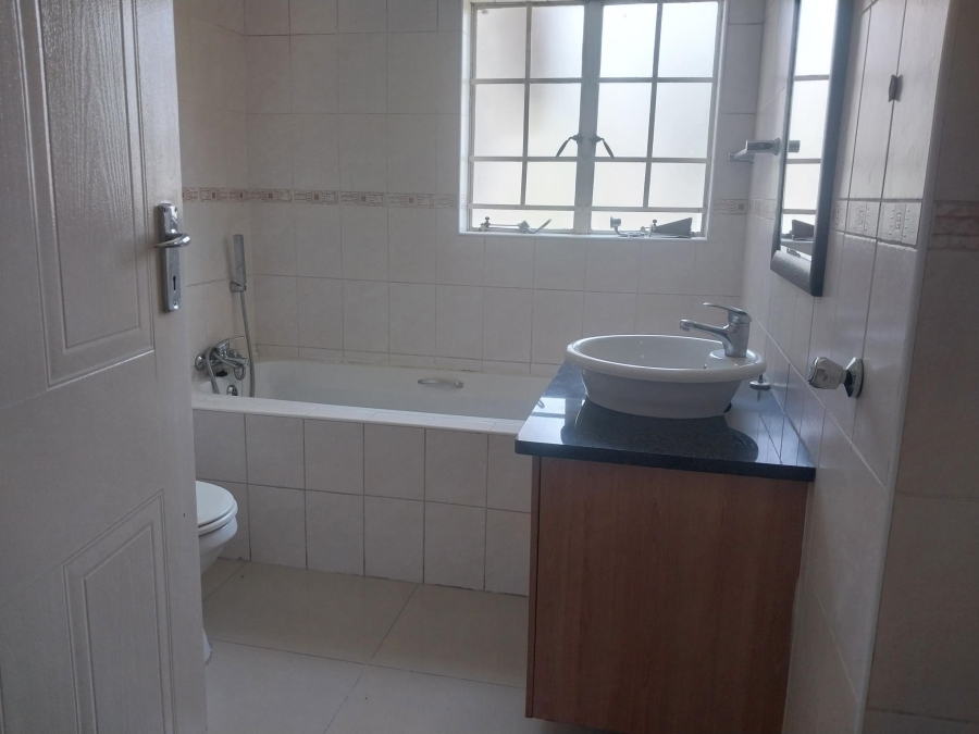 To Let 3 Bedroom Property for Rent in Noordwyk Gauteng