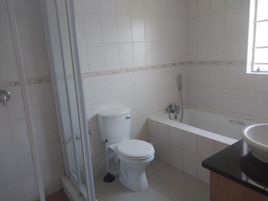 To Let 3 Bedroom Property for Rent in Noordwyk Gauteng