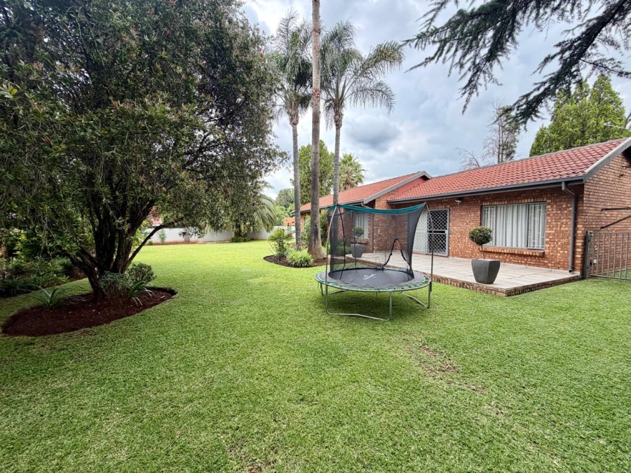 4 Bedroom Property for Sale in Eldoraigne Gauteng