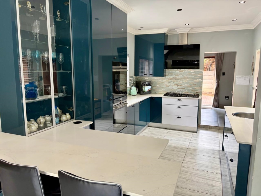 4 Bedroom Property for Sale in Eldoraigne Gauteng