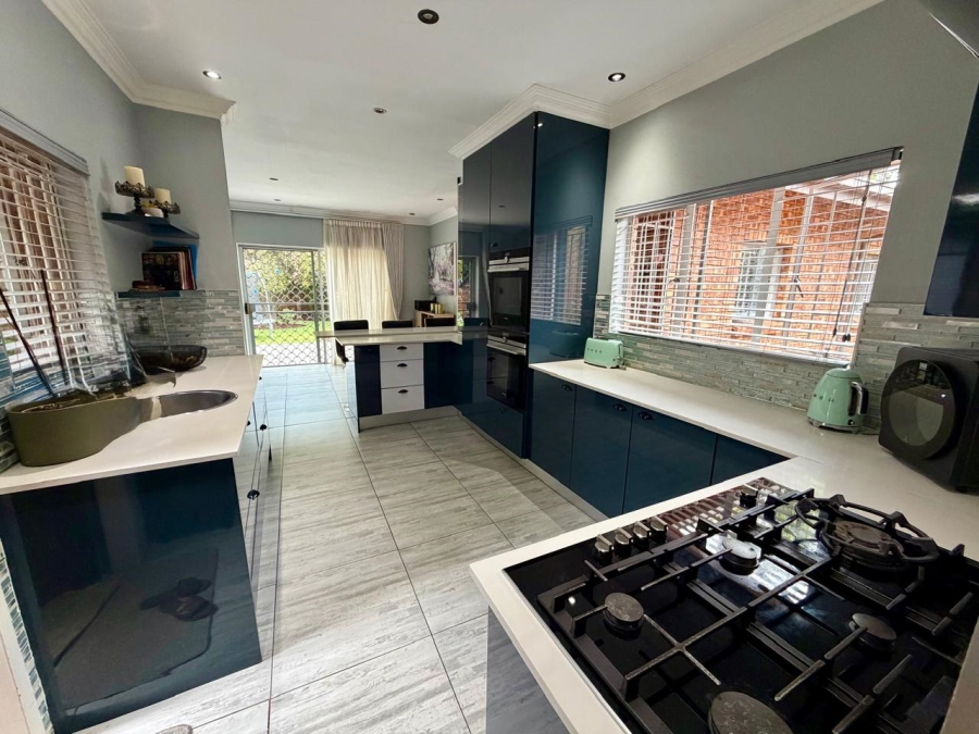 4 Bedroom Property for Sale in Eldoraigne Gauteng