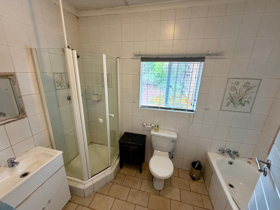 4 Bedroom Property for Sale in Eldoraigne Gauteng