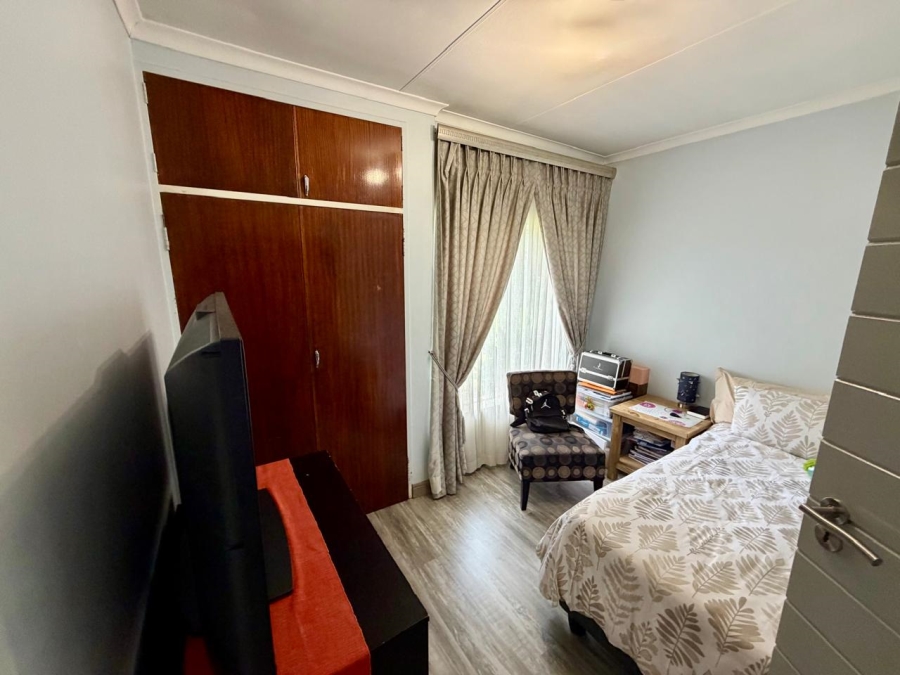 4 Bedroom Property for Sale in Eldoraigne Gauteng