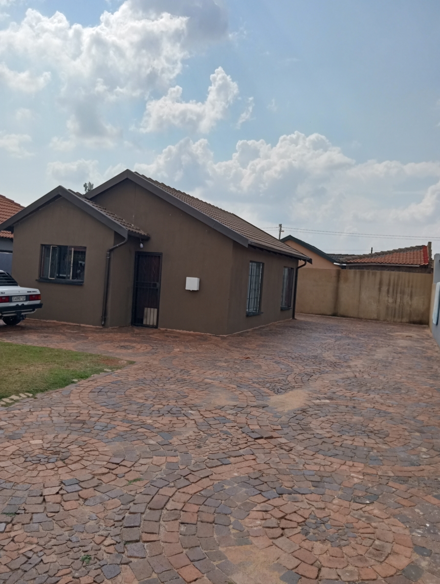 2 Bedroom Property for Sale in Protea Glen Gauteng