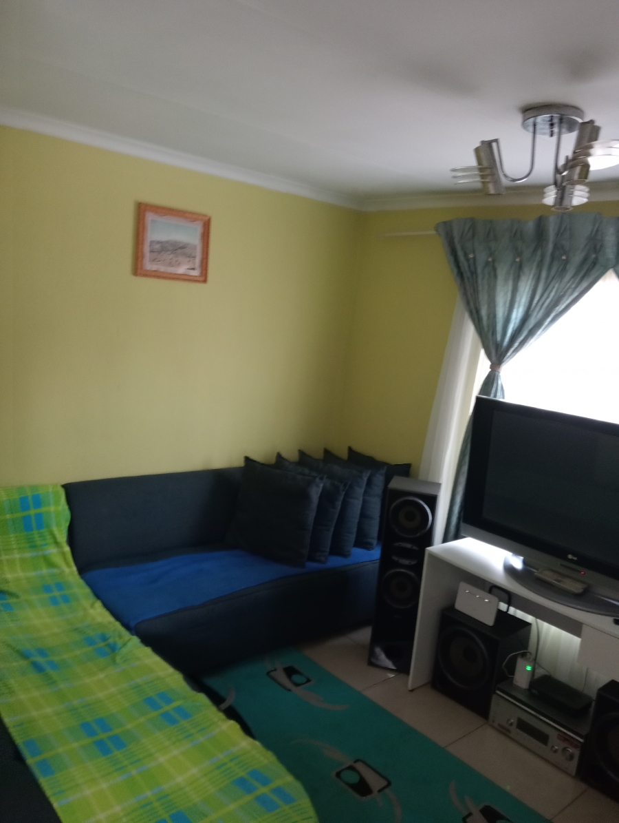 2 Bedroom Property for Sale in Protea Glen Gauteng