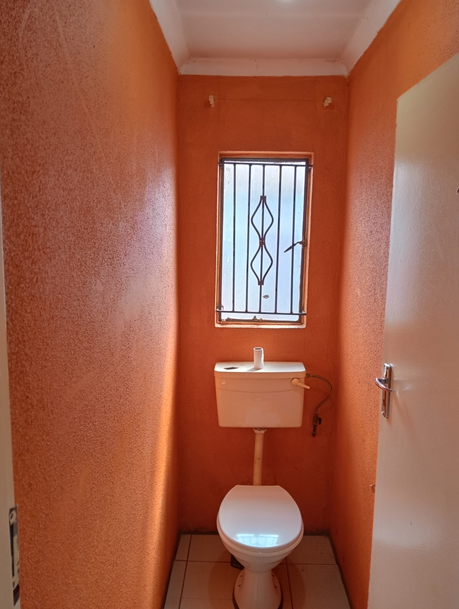 2 Bedroom Property for Sale in Protea Glen Gauteng